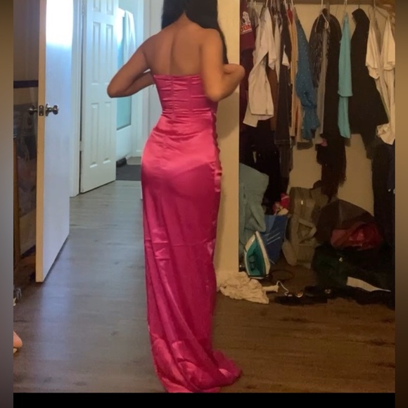 Club London Prom/Special event hot pink in size 0 - Picture 3 of 4